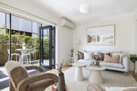 1/33 Pine Avenue, Elwood, Vic 3184