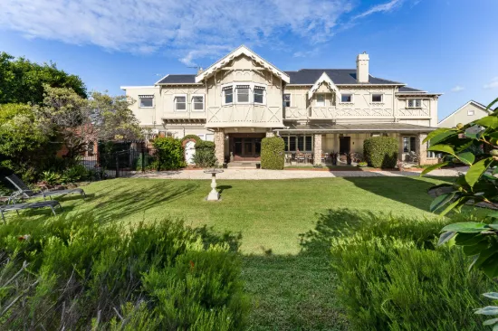 1/7 Keith Court, Brighton, Vic 3186