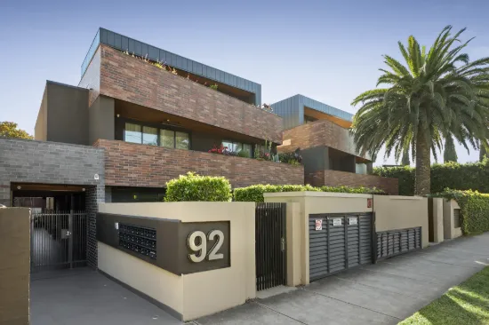 1/92 Hawthorn Road, Caulfield North, Vic 3161