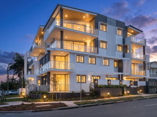 1 to 9/35 Prince Edward Parade, Redcliffe, Qld 4020 - For Rent