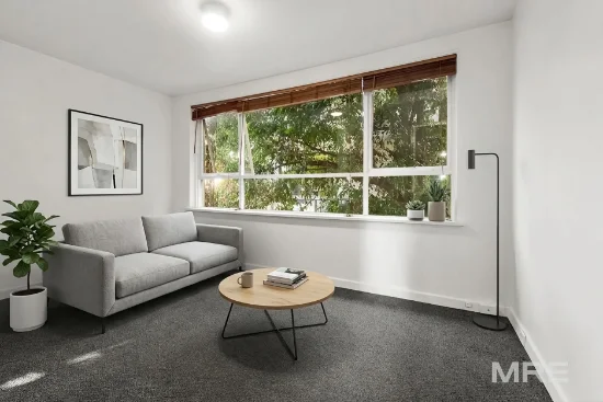10/15 Pine Avenue, Elwood, Vic 3184