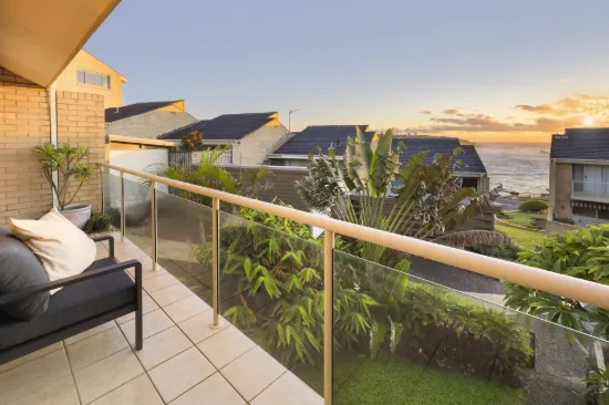 10/2-4 Beach Street, Curl Curl, NSW 2096