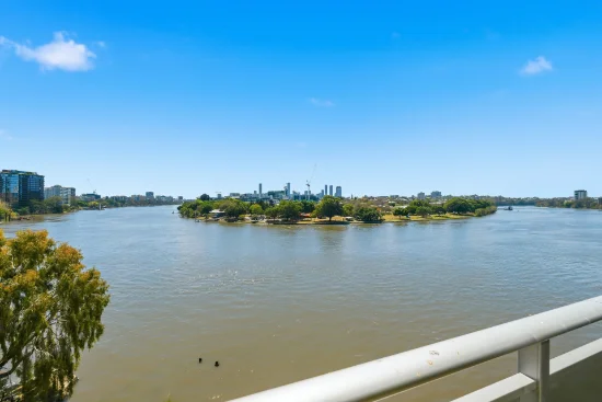 10/2 Sandford Street, St Lucia, Qld 4067