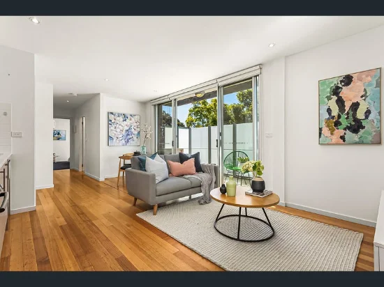 10/30 Pin Oak Crescent, Flemington, Vic 3031