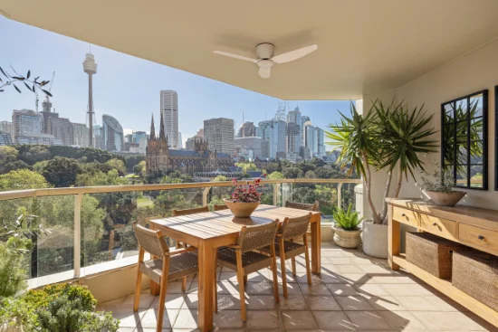 1002/63 Crown Street, Woolloomooloo, NSW 2011