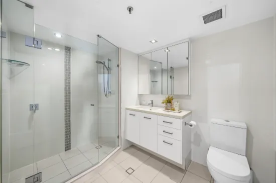 101/21 Bayview Street, Runaway Bay, Qld 4216-Image