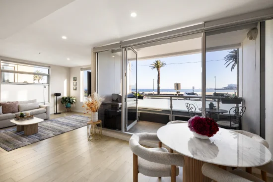 101/65 Beach Street, Port Melbourne, Vic 3207