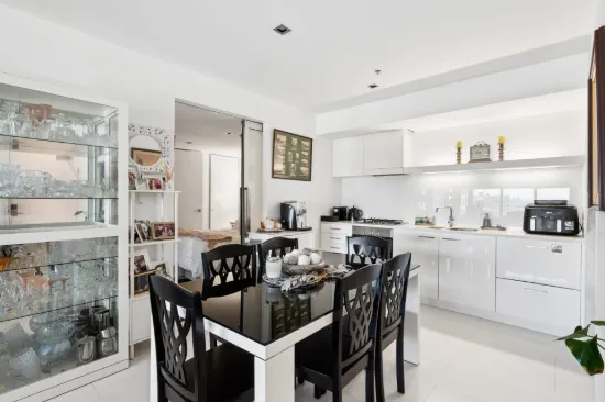 1010/9 Hamilton Avenue, Surfers Paradise, Qld 4217-Image