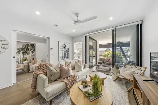1016/123 Cavendish Road, Coorparoo, Qld 4151