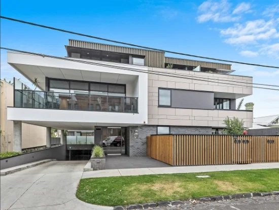 102/18 Railway Crescent, Hampton, Vic 3188