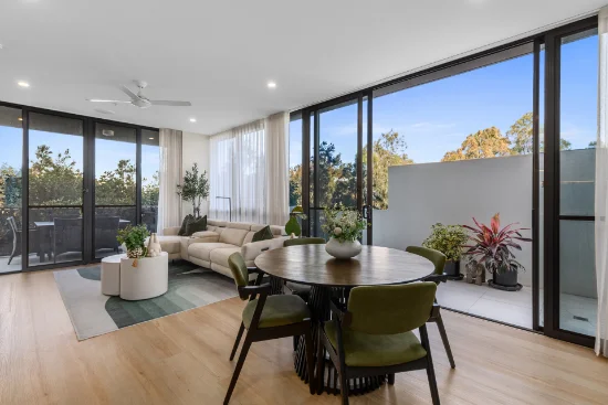103/1 Waterfront Place, Robina, Qld 4226