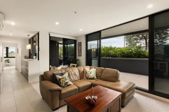 10407/300 Old Cleveland Road, Coorparoo, Qld 4151