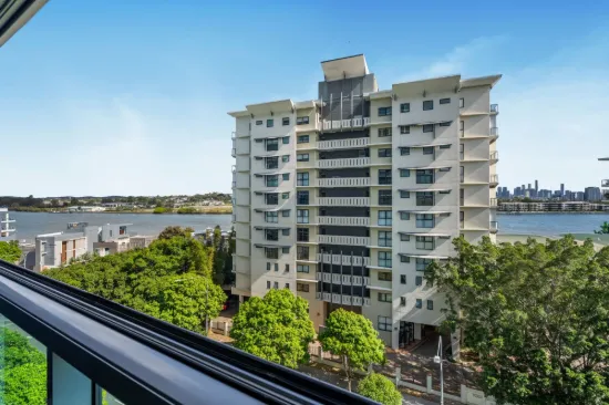 10612/8 Harbour Road, Hamilton, Qld 4007