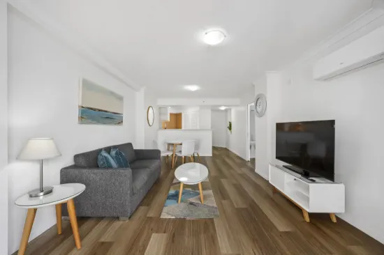 1076/2623-2633 Gold Coast Highway, Broadbeach, Qld 4218