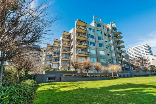 11/23 Queens Road, Melbourne, Vic 3004