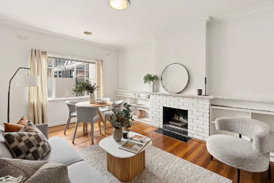11/2A Ravens Grove, St Kilda East, Vic 3183