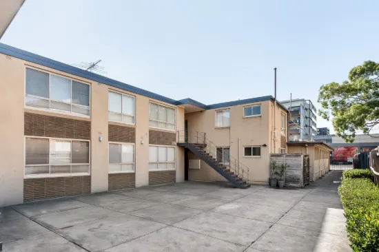 11/4 Dundas Street, Thornbury, Vic 3071