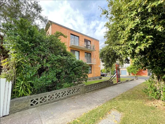 11/8 Glass Street, Essendon, Vic 3040 - For Rent