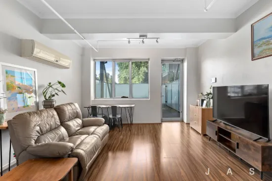 11 Swallow Lane, Footscray, Vic 3011