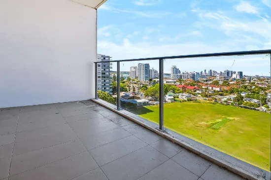 1103/17 Bath Street, Labrador QLD 4215-Image