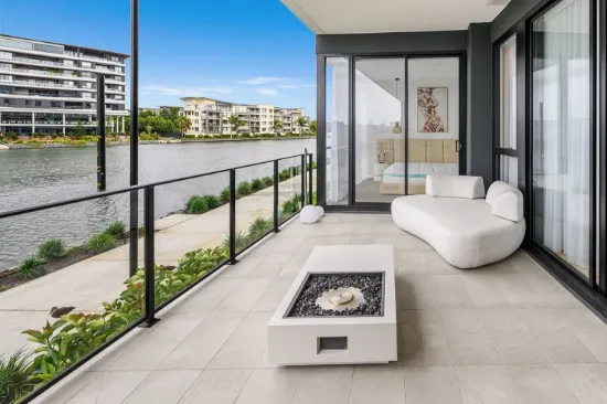 1104/10 Sickle Avenue, Hope Island, Qld 4212