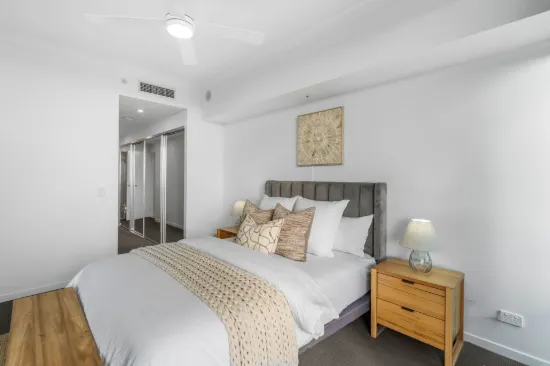 11202/5 Harbour Side Court, Biggera Waters, Qld 4216-Image