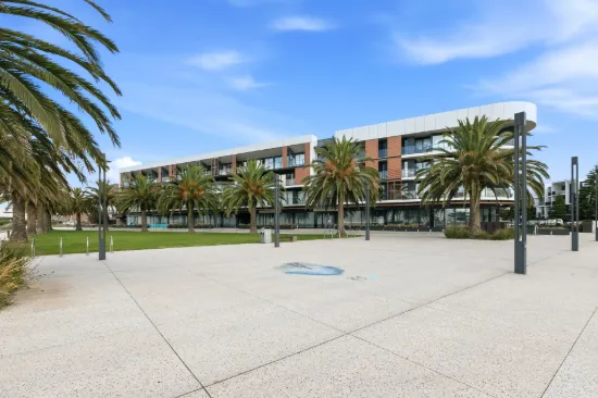 114/50 Catamaran Drive, Werribee South, Vic 3030