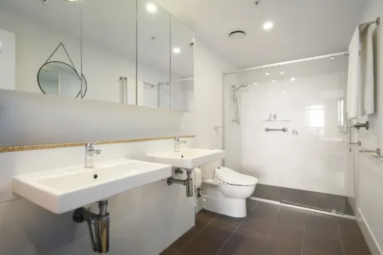 119/2729 Gold Coast Highway, Broadbeach, Qld 4218-Image