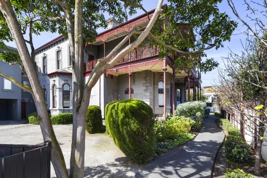 12/17  Byrne Avenue, Elwood, Vic 3184