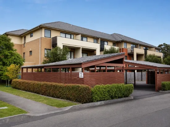 12/2 Monash Green Drive, Clayton, Vic 3168