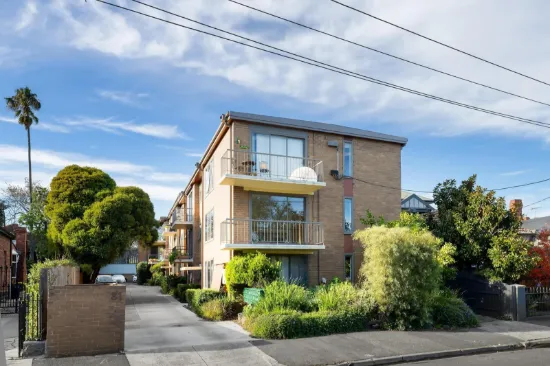 12/81 Alfred Crescent, Fitzroy North, Vic 3068