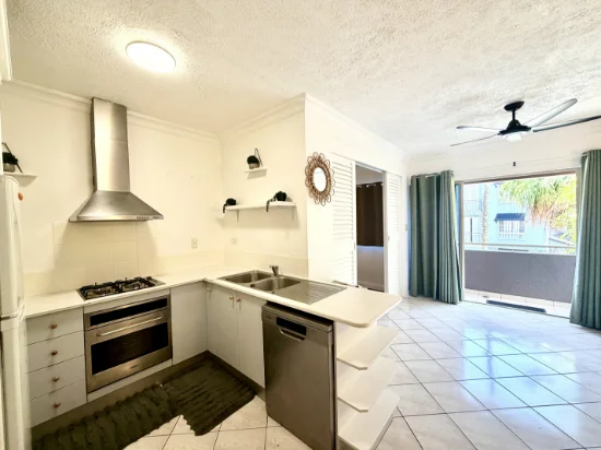 1211/2-10 Greenslopes St, Cairns North, Qld 4870