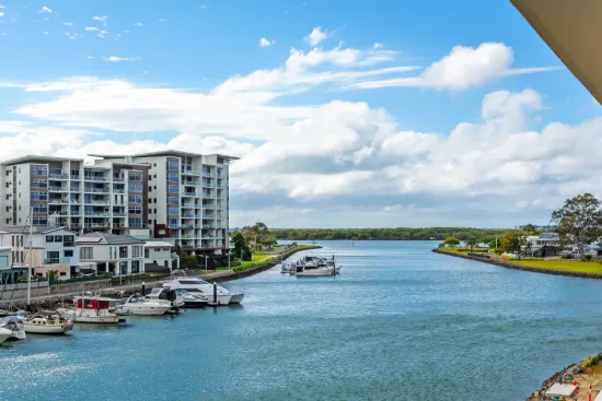 123/66 View Line Terrace, Hope Island, Qld 4212