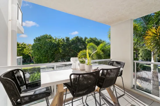 127/64 Sickle Avenue, Hope Island, Qld 4212