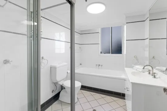 13/11-17 Hughes Avenue, Main Beach, Qld 4217-Image
