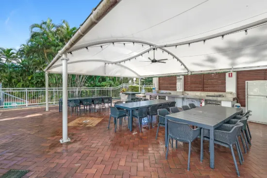 13/11-17 Hughes Avenue, Main Beach, Qld 4217-Image