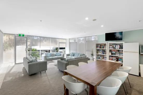 13/11-17 Hughes Avenue, Main Beach, Qld 4217-Image