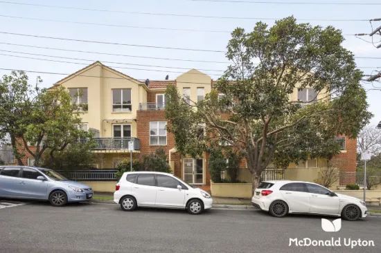 13/2 North Avenue, Strathmore, Vic 3041