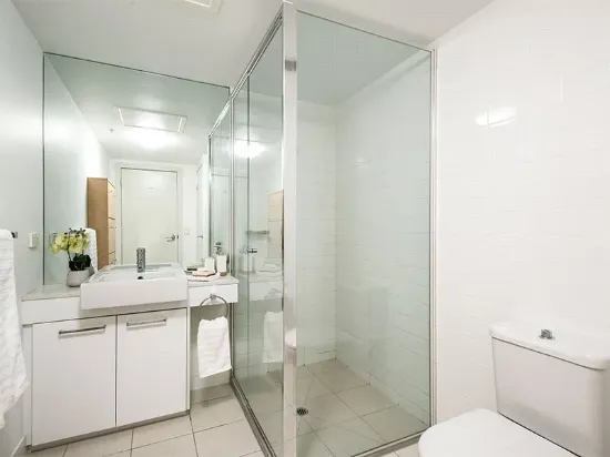 1303/100 Harbour Esplanade, Docklands, Vic 3008