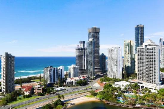 133/8 Admiralty Drive, Paradise Waters, Qld 4217