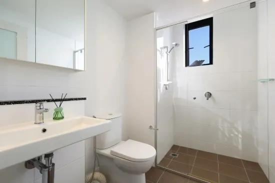 134/2729 Gold Coast Highway, Broadbeach, Qld 4218-Image