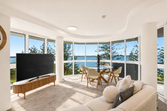 14/200-204 Marine Parade, Labrador, Qld 4215