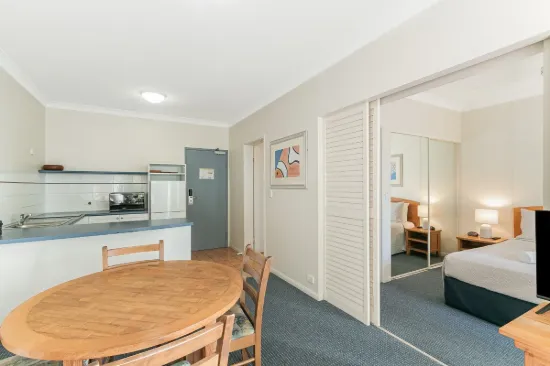 146/99 Griffith Street, Coolangatta, Qld 4225-Image