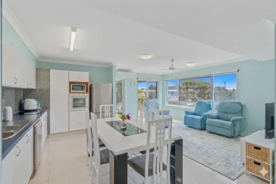 15/18-22 Parker Street, Labrador, Qld 4215