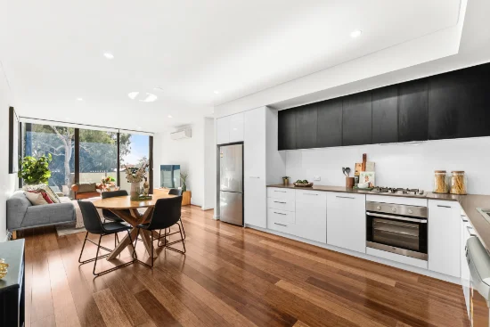15/2 Marina Drive, Ascot, WA 6104