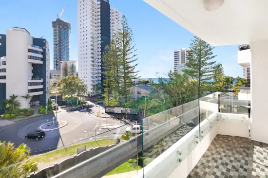 15/3 Old Burleigh Road, Surfers Paradise, Qld 4217