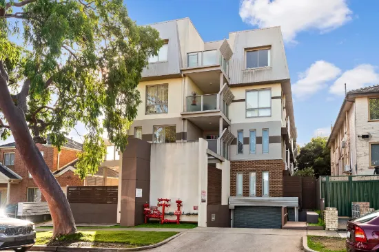 16/12 Close Avenue, Dandenong, Vic 3175