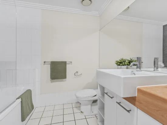 16/200 Riding Road, Balmoral, Qld 4171-Image