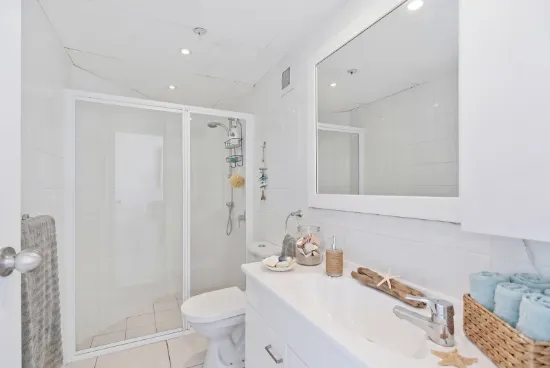 17/114 THE ESPLANADE, Surfers Paradise, Qld 4217-Image