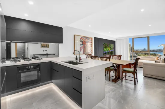 1703/50 Marine Parade, Southport, Qld 4215
